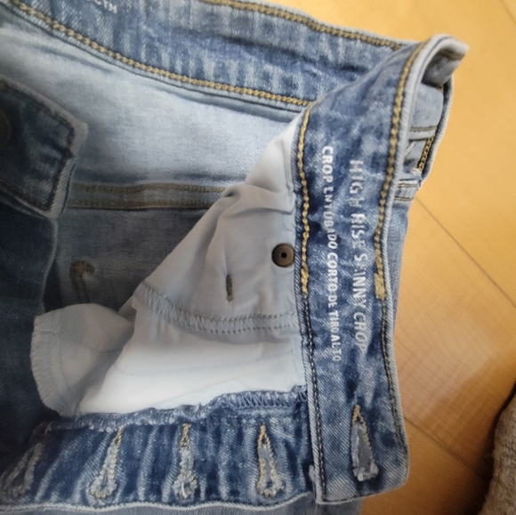 Universal Thread Distressed Ankle Jeans Size 14 - Picture 3 of 5